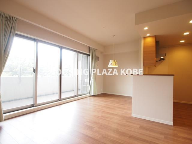 プラウドシティ神戸名谷の居間・リビング