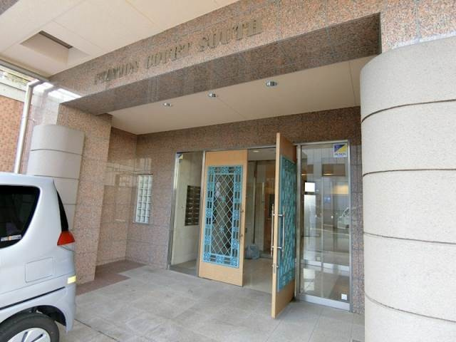 ステーションコートサウスのエントランス