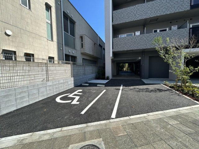 Nouvelle maison yamayaⅡ(ヌーベルメゾンヤマヤⅡ)の駐車場