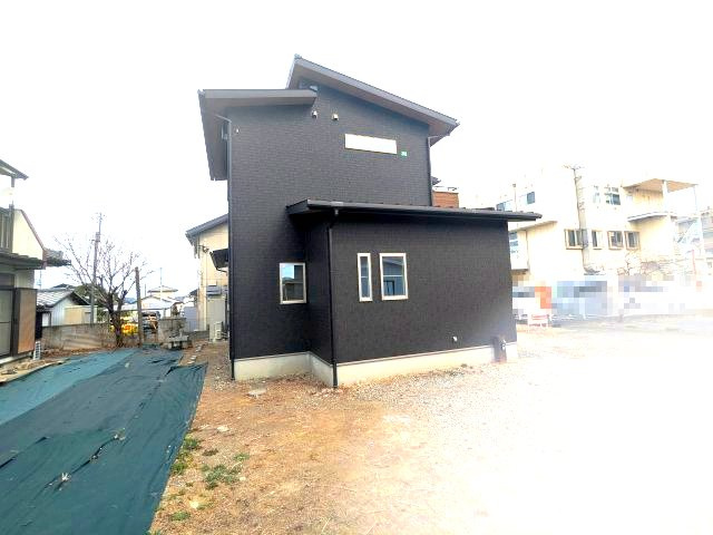 中古戸建　吉井町吉井の駐車場