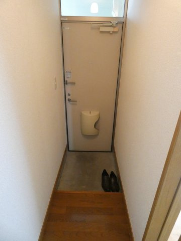 コーポMAYの玄関