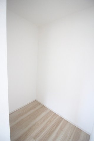小山市城東1丁目　10期の収納|収納スペース付きで、お洋服や荷物もすっきり整理！お部屋を広く使いやすいのが嬉しいポイントです。