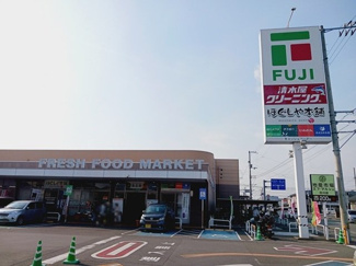 【周辺】 | カーサ　はなみずき | フジ古川店様まで600m
