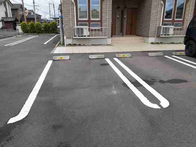 吉ハウスの駐車場