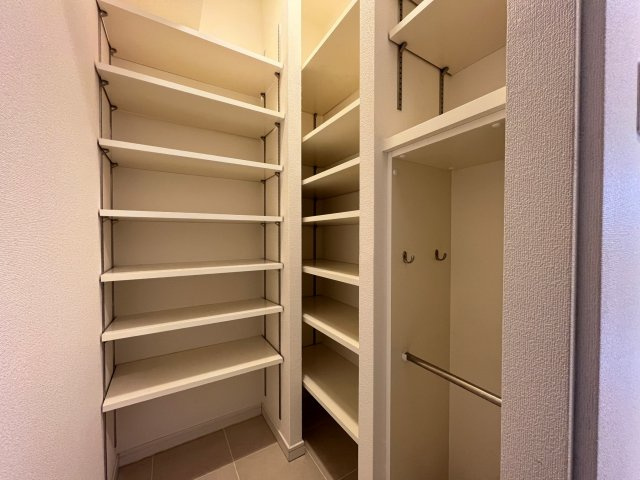 プライムアーバン堺筋本町の収納