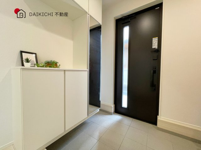 【玄関】 | 羽生市南5丁目01期　LIGNAGE　新築戸建　全1棟　1号棟