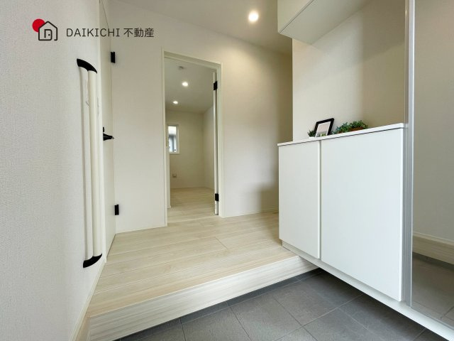 【玄関】 | 羽生市南5丁目01期　LIGNAGE　新築戸建　全1棟　1号棟