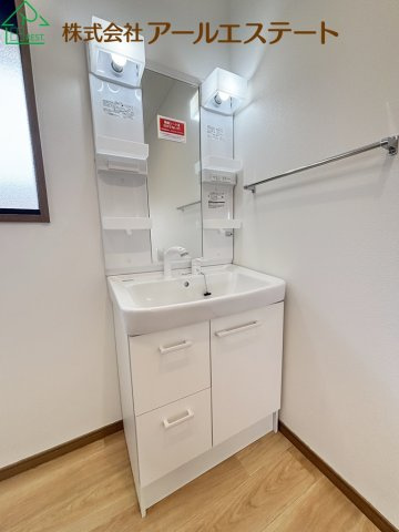 姫路市書写　　中古戸建の独立洗面台