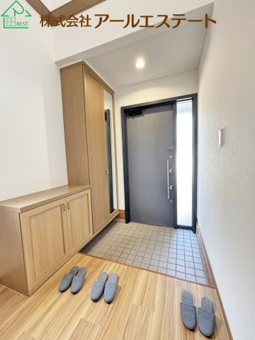 姫路市書写　　中古戸建の玄関