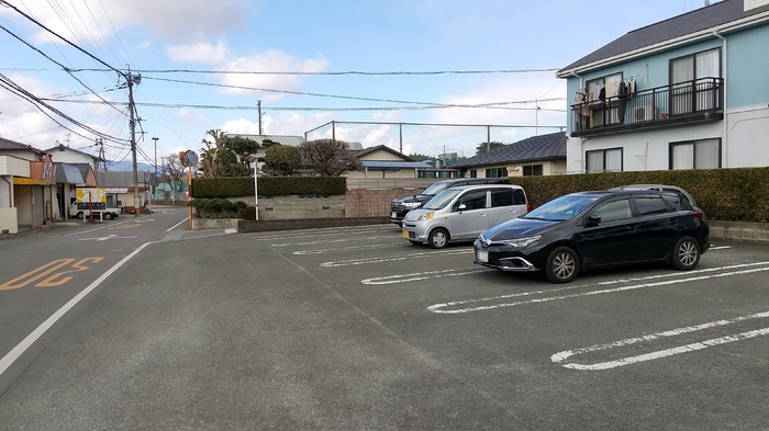 ファミール須屋 B棟の駐車場