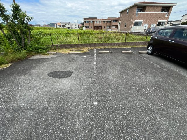 セレーノミナミの駐車場