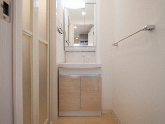 フォーリアライズ難波南レーブの独立洗面台