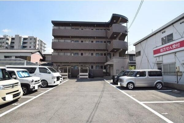アルファプレイスの外観|外観もきれいです