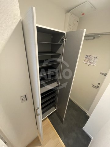 Raffine大阪九条の玄関|Raffine大阪九条　シューズボックス