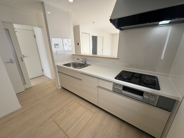 うるま市与那城屋慶名　第6（全4棟）1・4号棟のキッチン|4号棟　使いやすいシステムキッチン♪