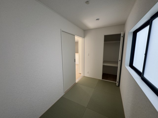うるま市与那城屋慶名　第6（全4棟）1・4号棟の和室|4号棟　洋風和室4帖＋収納付き♪