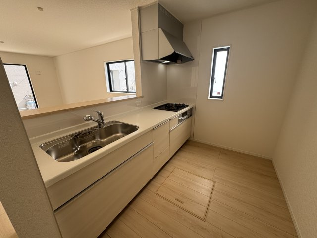 うるま市与那城屋慶名　第6（全4棟）1・4号棟のキッチン|4号棟　使いやすいシステムキッチン♪