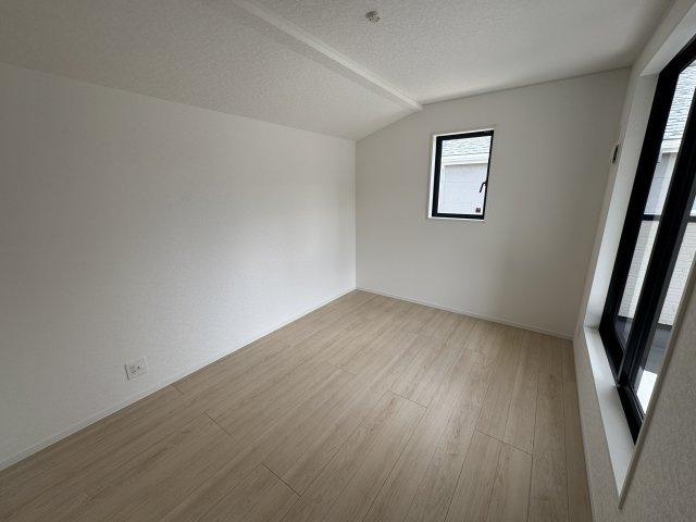 うるま市与那城屋慶名　第6（全4棟）1・4号棟の洋室|4号棟　洋室6.5帖＋Wクロゼット付き♪