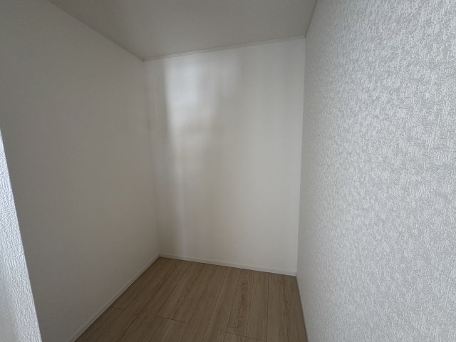 うるま市与那城屋慶名　第6（全4棟）1・4号棟の収納|4号棟　洋室6帖＋WIC2帖付き♪（WIC×2部屋）