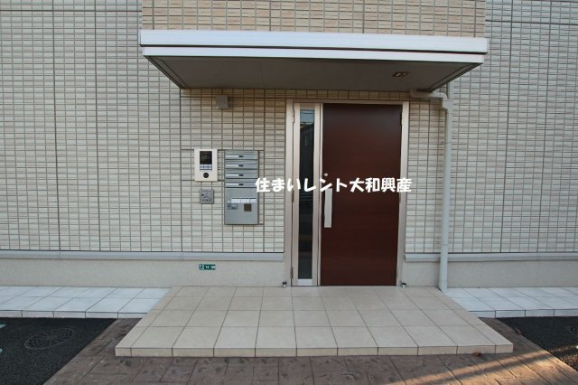 ラフィーネAのエントランス