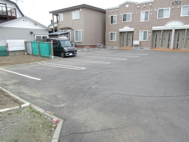 グレイスリッチの駐車場