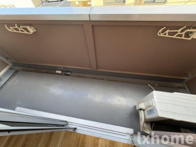 ファーストハイムのバルコニー|外からの目が気にならないバルコニーで洗濯物が干せます