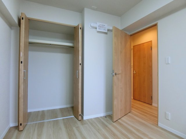 マンション青山カメリアの洋室