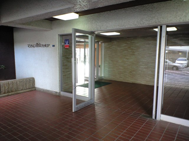 マンション青山カメリアのエントランス