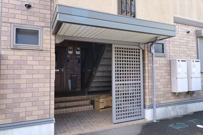 グリーンヴィラ カサハラのエントランス|落ち着いたエントランスです