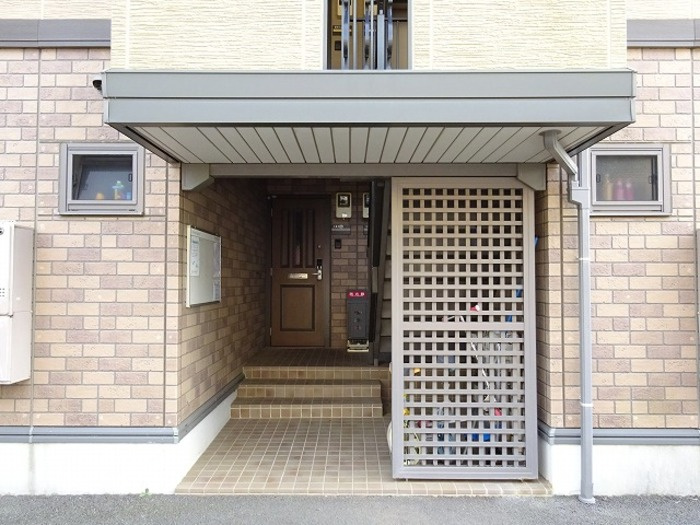グリーンヴィラ カサハラのエントランス|毎日通るエントランスはこのようになっています
