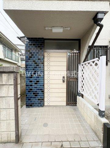 国分寺市本多２丁目貸家の玄関