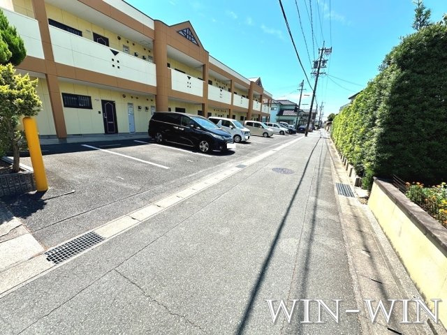 フラワーガーデン Aの駐車場