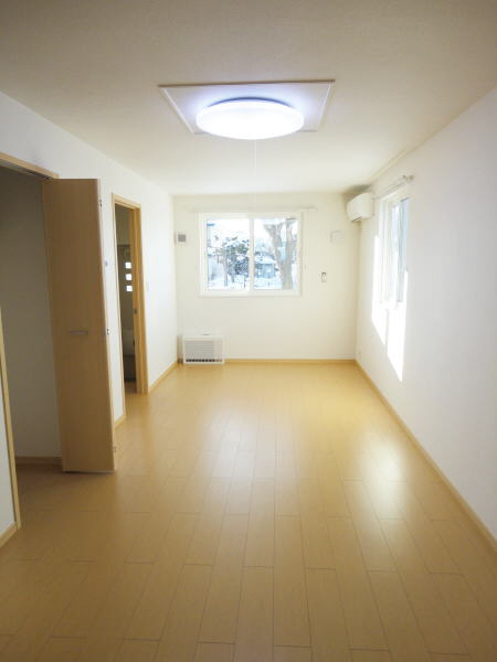 オビイーズの居間・リビング