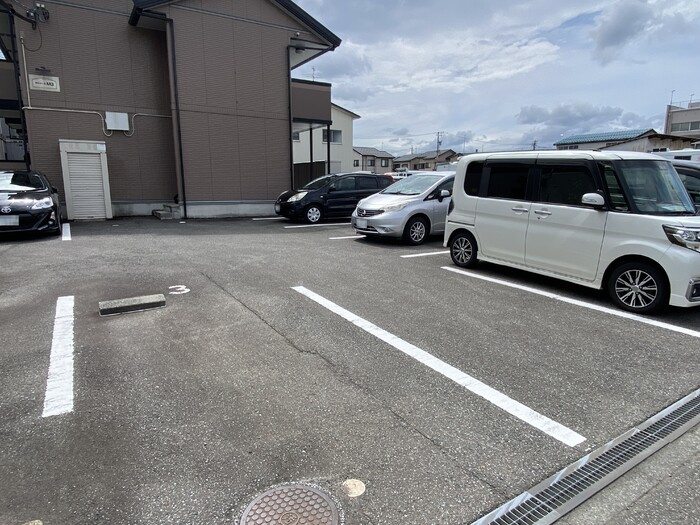 セジュールＭ３の駐車場