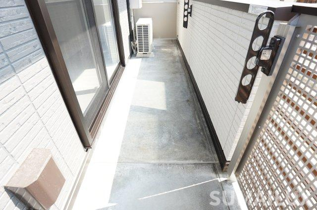 熊本市東区長嶺東４丁目のアパートのバルコニー