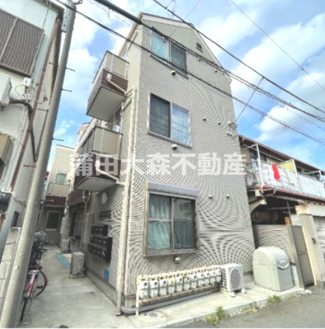 イルビラージュ蒲田の外観|2018年6月築　木造地上3階建て総戸数11戸
東京都大田区西六郷1丁目　京急本線雑色駅徒最寄り歩7分、JR京浜東北線蒲田駅徒歩16分
