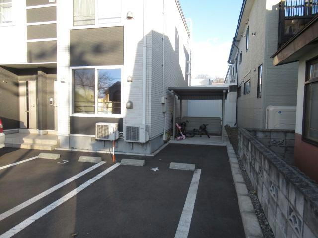 ルミエールの駐車場