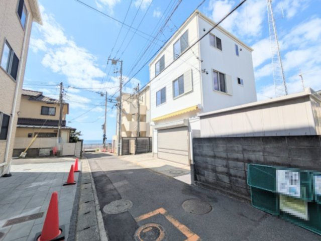 海見え！富士山眺望　LDK＋３LDK＋屋上の前面道路含む現地写真|前面道路