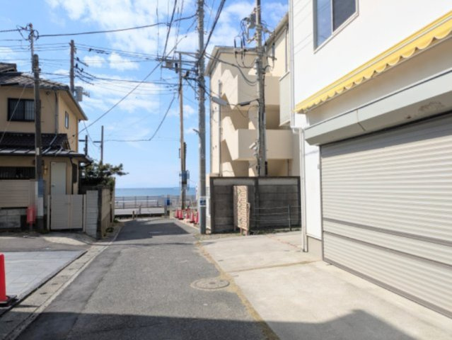 海見え！富士山眺望　LDK＋３LDK＋屋上の周辺|前面道路