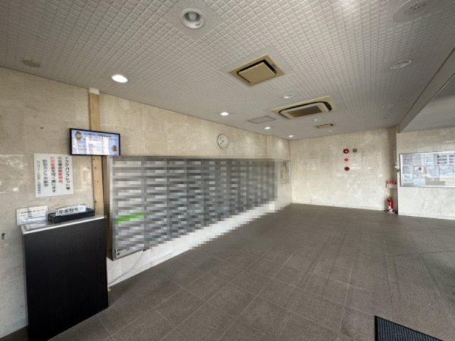 サンヴェール朝霧ヶ丘の設備|【メールボックス】ダイヤル式のメールボックスが設置されています。総129戸、地上7階建てSRC構造のマンションです。共用部も合わせて、一度現地をご見学ください。