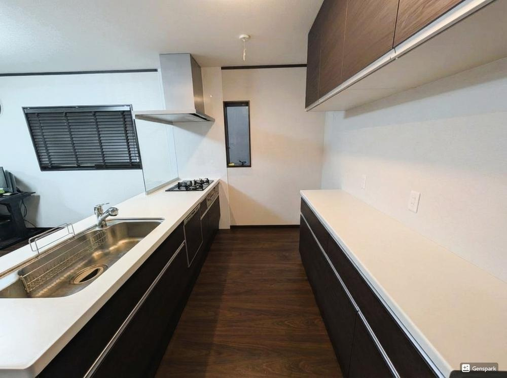 沖町　中古一戸建てのキッチン|システムキッチン
■物件内覧・資金計画相談・住宅ローン相談、リフォーム相談、お問合せ受付中■
※当日・翌日のご内覧、ご相談はお電話でのお問合せがスムーズです！