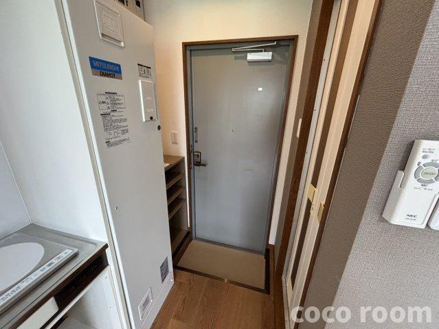 クリエイトビル（旧　ニュー田中屋マンション）の玄関
