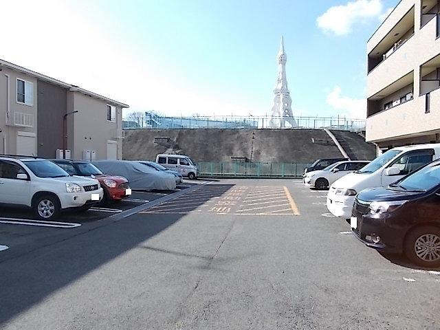 ローレルハイツの駐車場