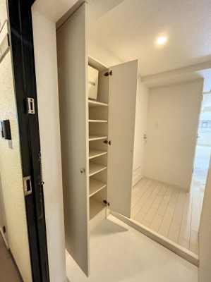 【玄関】 | 琳和サニーコート | ※同建物ほかのお部屋の写真です。