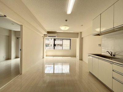 【居間・リビング】 | 琳和サニーコート | ※同建物ほかのお部屋の写真です。
