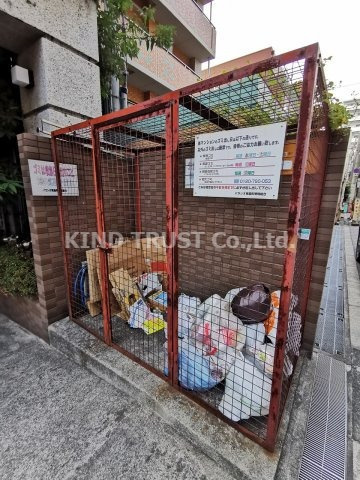パラシオ南森町のその他共用部分|ゴミ置き場です