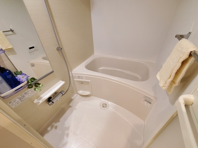 ラ クレ デュ ボヌールの浴室|★家具を配置したイメージです★
