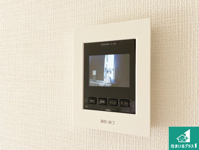 天理市杉本町　第2期　新築一戸建ての防犯設備|カラーモニターインターホン！声だけでなく来訪者の姿や顔がモニターで確認できるので、小さなお子様がいらっしゃるご家庭でも安心できます！
