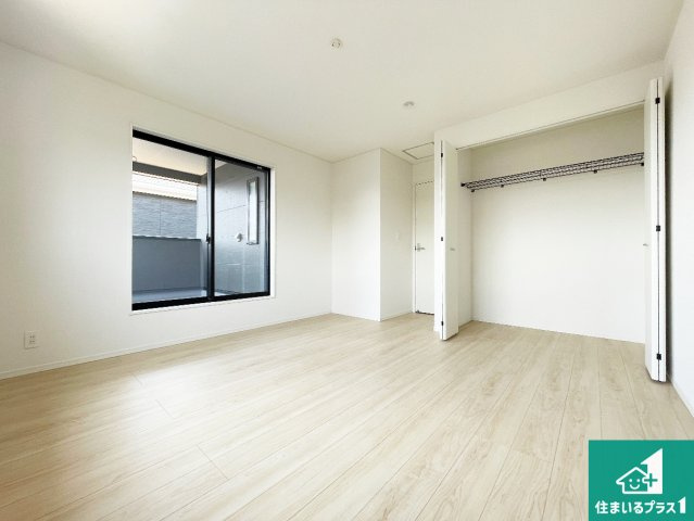 天理市杉本町　第2期　新築一戸建ての洋室|シンプルな洋室は、自分好みのインテリアが楽しめます♪ご家族とインテリアや家具を選びに行くのは新築購入時の醍醐味の一つです。ぜひお楽しみください♪
