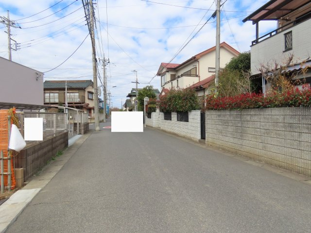 川越市天沼新田新築戸建ての前面道路含む現地写真